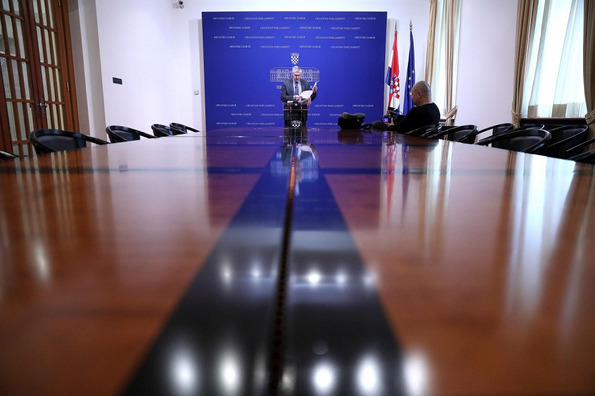 Glasnoviću nitko nije došao na presicu. Nije to mogao prešutjeti